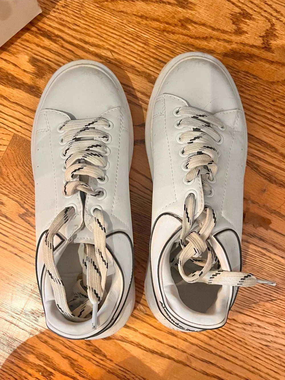 Women's White Casual Lace-Up Sneakers